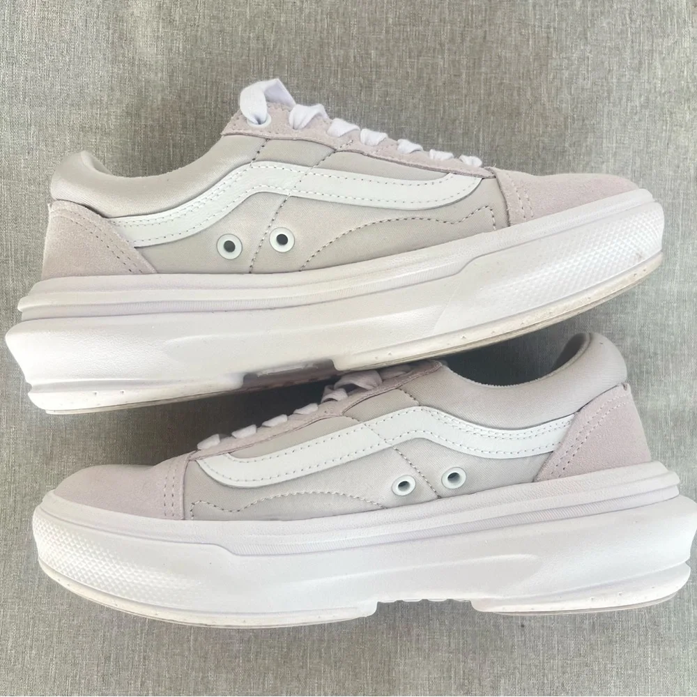 Vans Old‎ Skool Overt CC Sneakers White Light Gray Size Men7.5 / Women 9